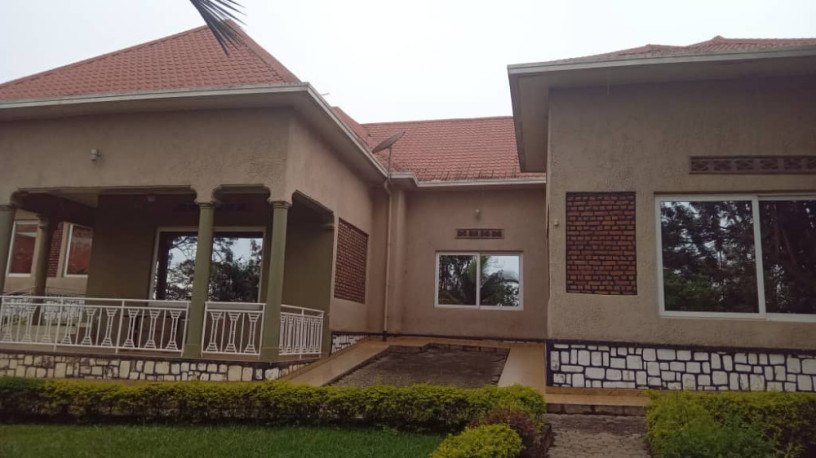 house-for-sale-in-kacyiru-going-for-400million-francs-negotiable-big-14
