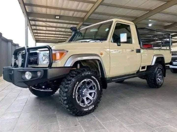 2018-toyota-land-cruiser-79-45d-4d-lx-v8-big-0
