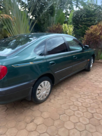 toyota-avensis-big-1