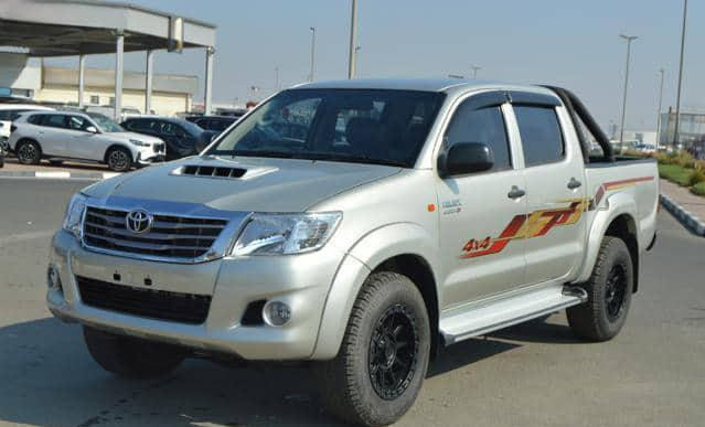 2012-toyota-hilux-30-d-4d-big-0