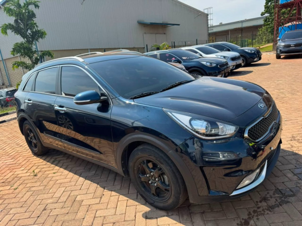 kia-niro-big-0
