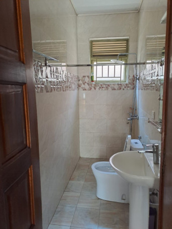 private-house-for-rent-on-tarmac-road-in-vip-location-3beds3baths-at-1m-big-6