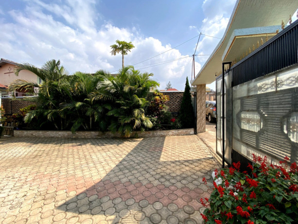 kigali-furnished-house-for-rent-in-kanombe-gasaraba-big-2