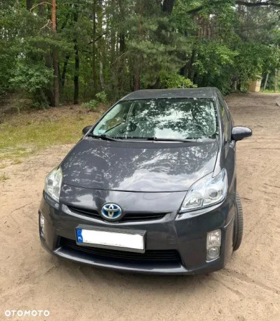 toyota-prius-2012-hybrid-very-clean-for-rent-big-2