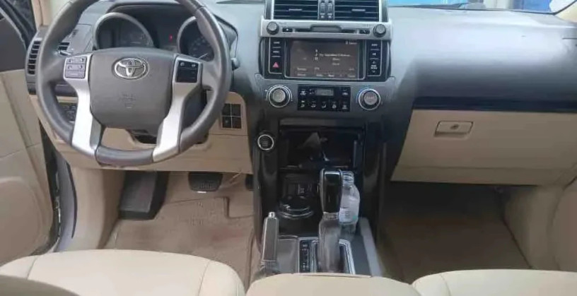 land-cruiser-prado-automatic-2017-for-sale-big-4