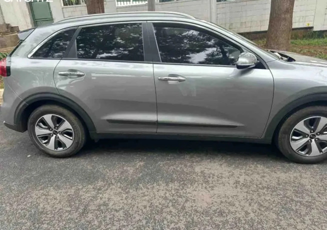 kia-niro-hybrid-2018-for-sale-big-1
