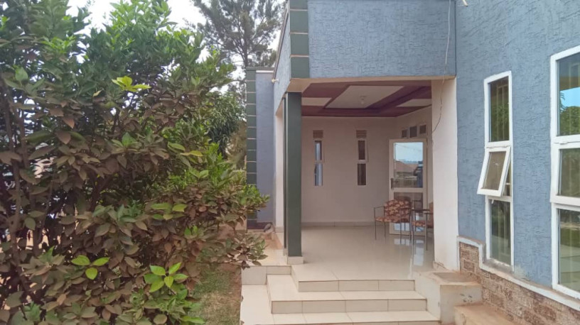 land-with-an-old-house-for-sale-big-4