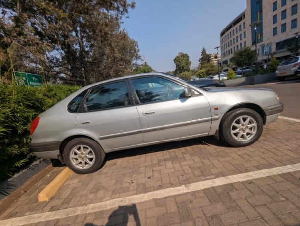 toyota-corolla-big-0