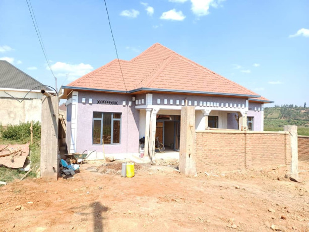 residential-house-for-rent-at-rwf-250000-in-kanombe-big-1