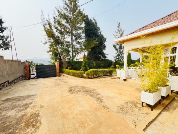 kibagabaga-big-land-house-for-sale-in-kigali-big-2