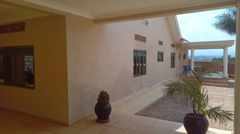 remera-near-rdb-villa-house-for-sale-with-1509sqm-on-tarmac-road-at-250m172-000usd-big-6