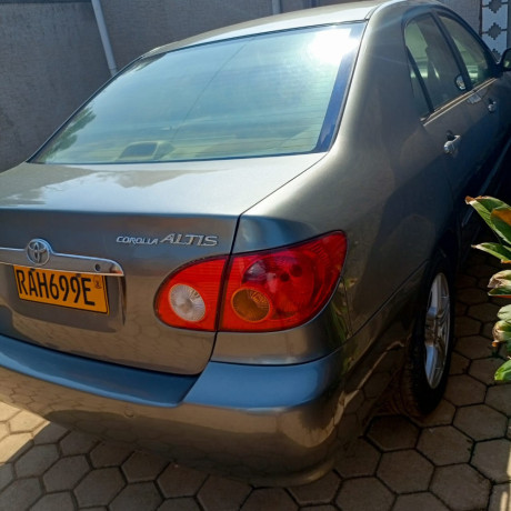 toyota-altis-big-0