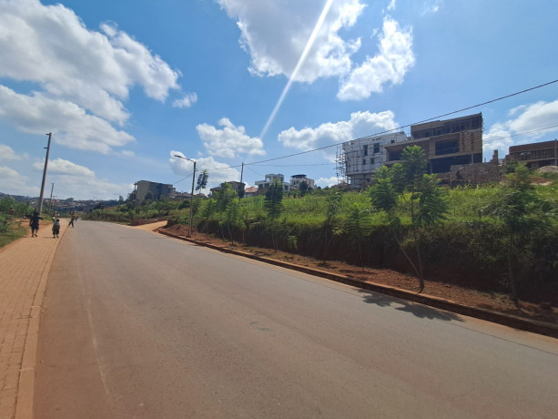 kicukiro-kagarama-plot-for-sale-big-3