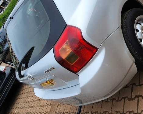 bere-010-2002-toyota-hatchback-in-good-condition-is-available-for-sale-big-5