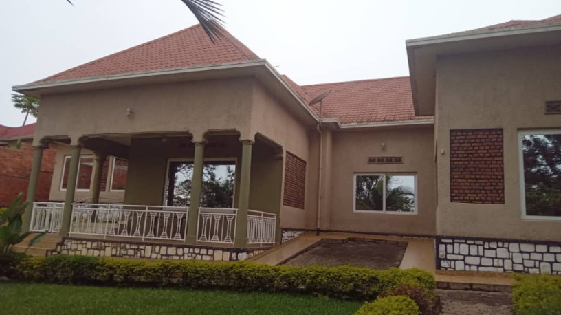 house-for-sale-in-kacyiru-going-for-400million-francs-negotiable-big-8