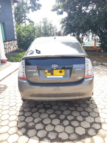 toyota-prius-big-1