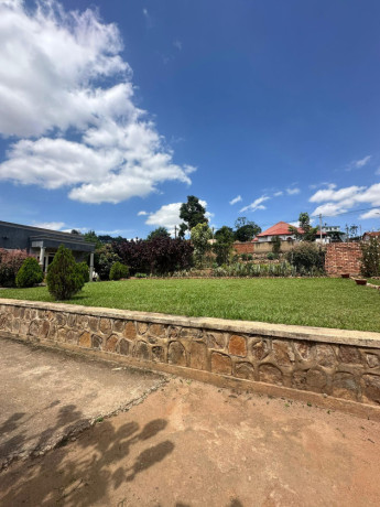 plot-with-house-for-sale-in-remera-big-1