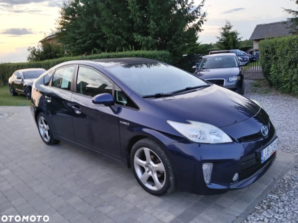 toyota-prius-2012-hybrid-very-clean-for-rent-big-1
