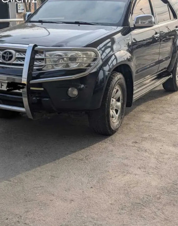 toyota-fortuner-big-0