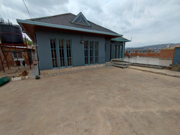 this-is-beautiful-unfurnished-house-for-rent-in-kibagabaga-on-tarmac-road-big-3