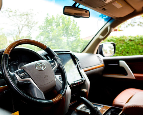 toyota-v8-big-1