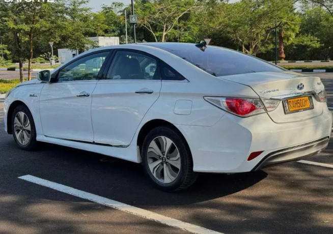 hyundai-sonata-big-2