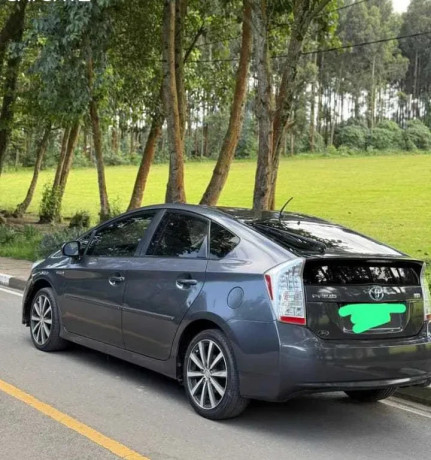 toyota-prius-big-1