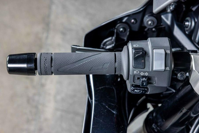 2024-yamaha-yzf-r7-big-3