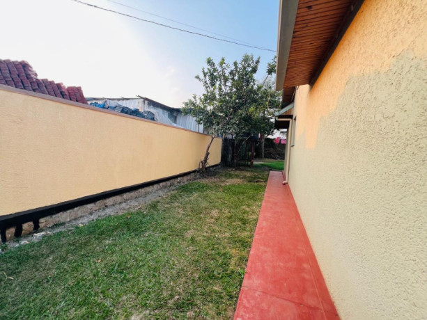 gacuriro-unfurnished-house-for-rent-in-kigali-big-3