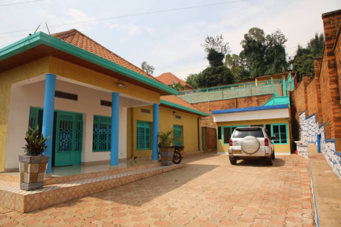 bar-nyamirambo-for-sale-big-2