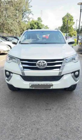 toyota-fortuner-2018-automatic-for-sale-big-2