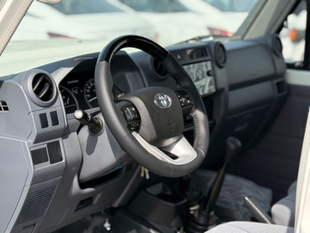 used-toyota-land-cruiser-70-toyota-land-cruiser-lc-big-3