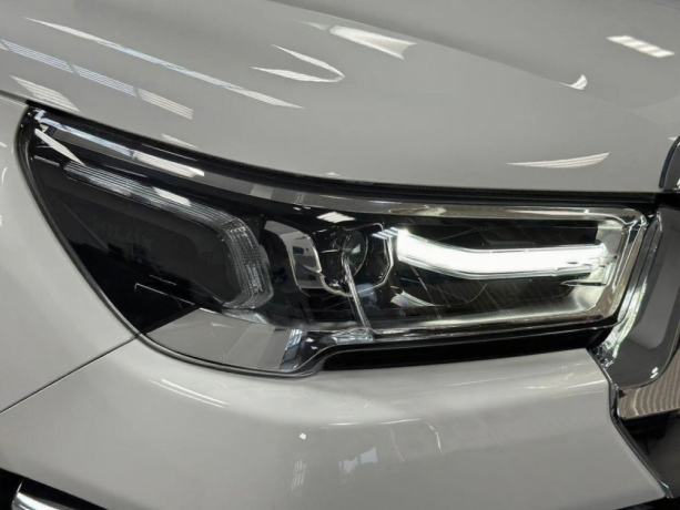 export-all-new-2025-toyota-hilux-sr5-27l-gasoline-big-3