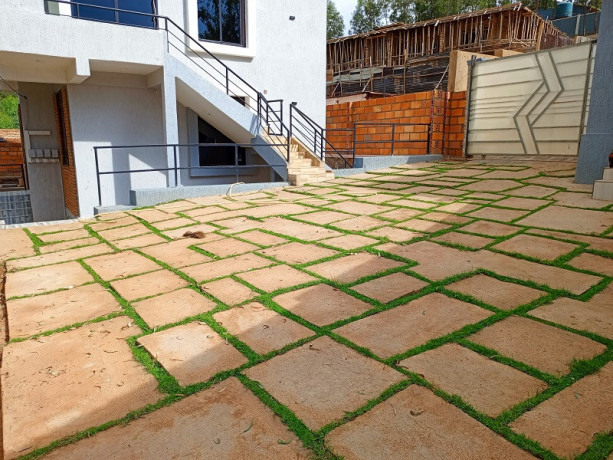 kigali-unfurnished-2bedroom-apartment-for-rent-in-rebero-big-0