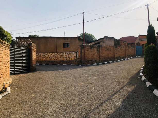 ikibanza-tugurisha-65m-kanombe-kabeza-big-1