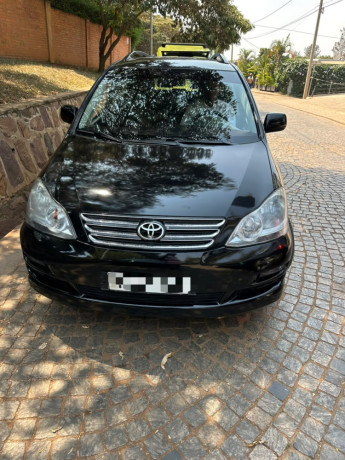 avensis-verso-big-1