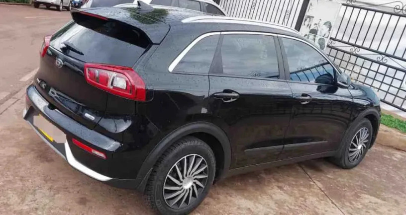 kia-niro-hybrid-2018-for-sale-big-2