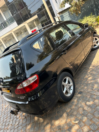 avensis-verso-big-2