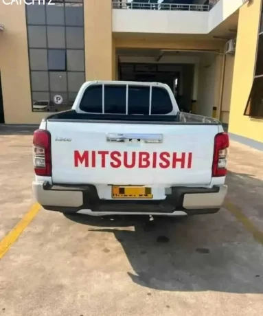 mitsubishi-pickup-big-0