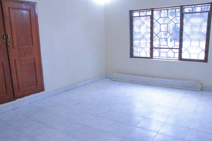 kiyovu-very-nice-unfurnished-house-for-rent-in-kigali-big-5