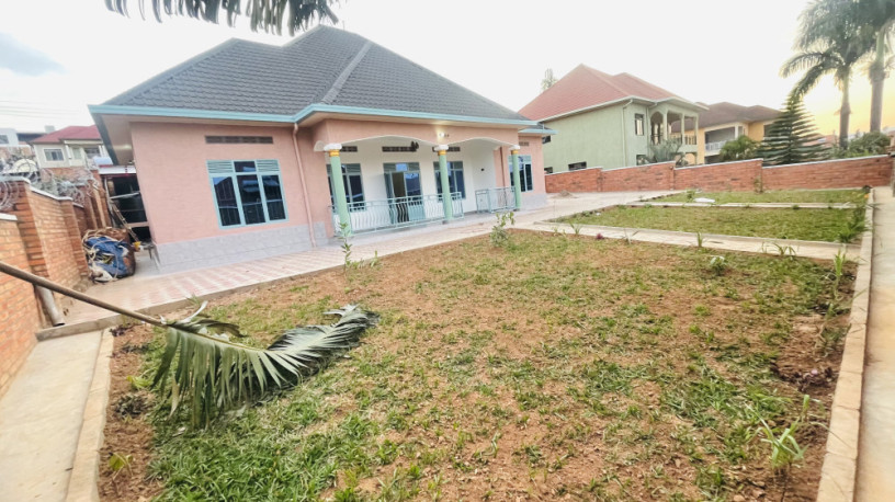 kibagabaga-5bedrooms-unfurnished-house-for-rent-at-1000usd-on-tarmac-road-big-2