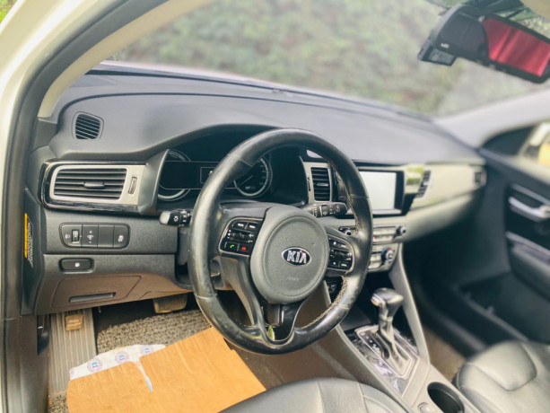 toyota-kia-niro-big-3