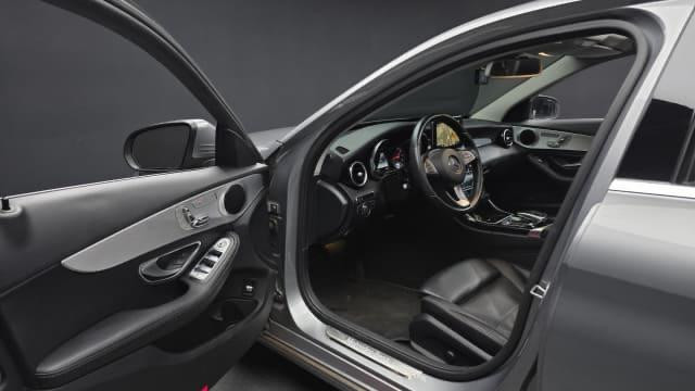 mercedes-benz-glc-250-2016-for-sale-in-kigali-rwanda-big-4