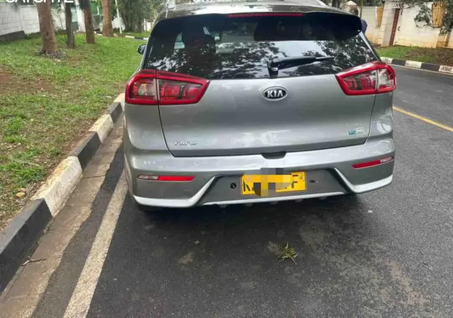 kia-niro-hybrid-2018-for-sale-big-2