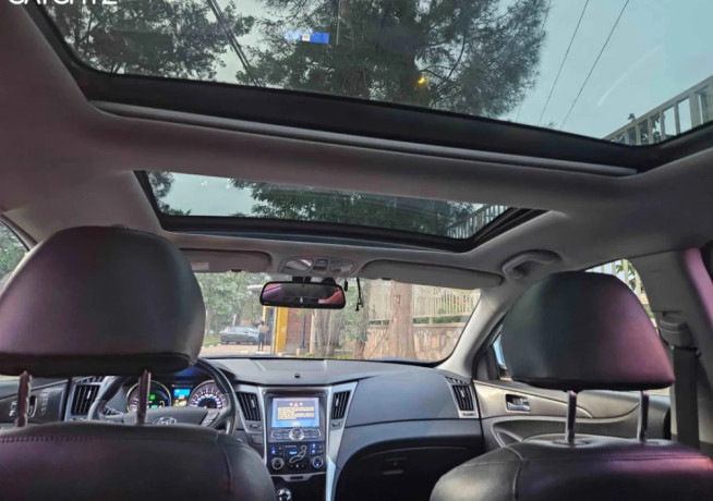 hyundai-sonata-hybrid-2012-for-sale-big-1