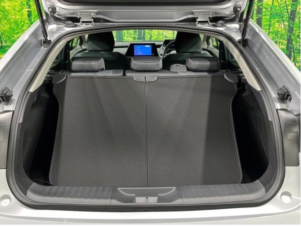 2023-toyota-prius-x-big-5