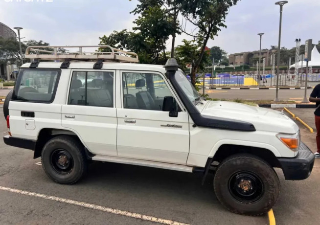toyota-land-cruiser-big-2