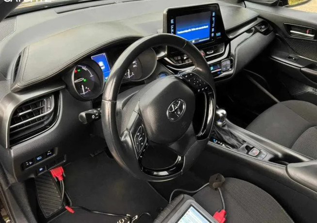 toyota-chr-f-big-2
