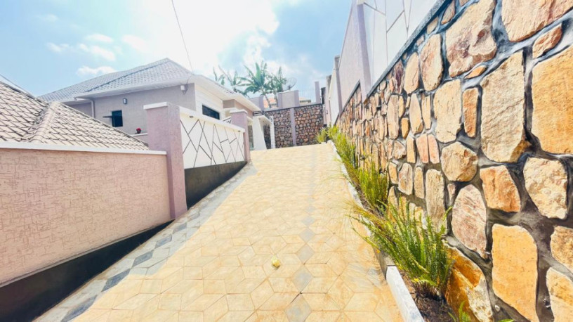 kimironko-very-nice-4bedrooms-3bathrooms-house-for-sale-big-1