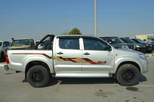 2012-toyota-hilux-30-d-4d-big-7